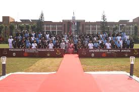 Smt-Droupadi-Murmu-presented-Colours-to-the-College-of-Defence-Management